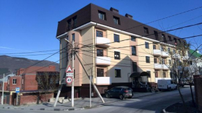 Apartment On Ozernaya 13